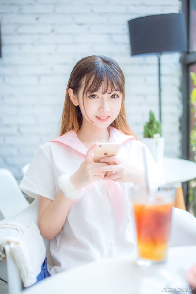 “兄长放心，父亲来前已经与我说过，此行征只是学习，只许听、看，不许问，若有想法，可以私下与兄长商议，与兄长任何决定，都不得干涉，这点，雄将军可以作证！”吕征微笑道。
